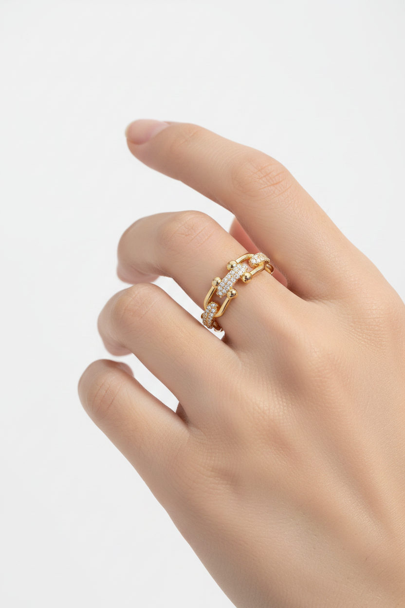 Chain Link Zircon Ring Portrait