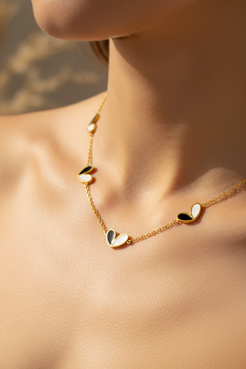 Collarbone Detail