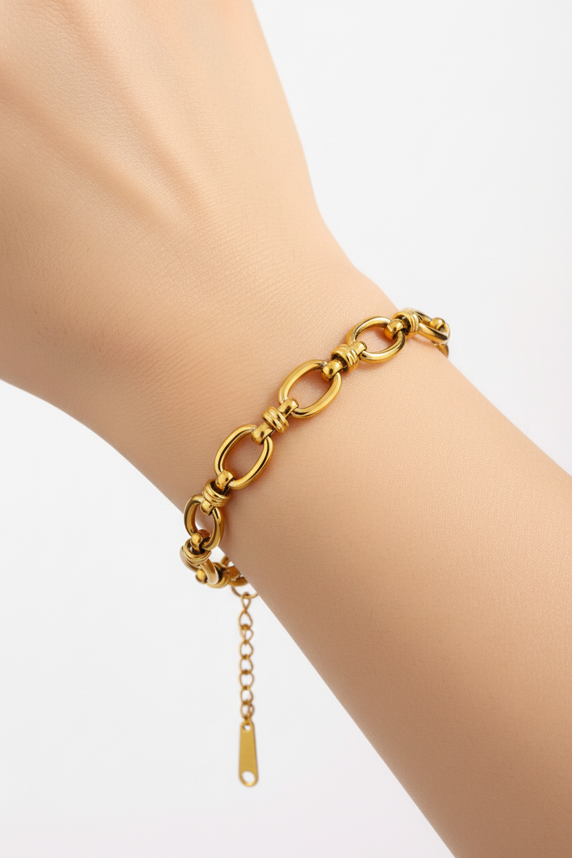 Oval Link Bracelet Portrait