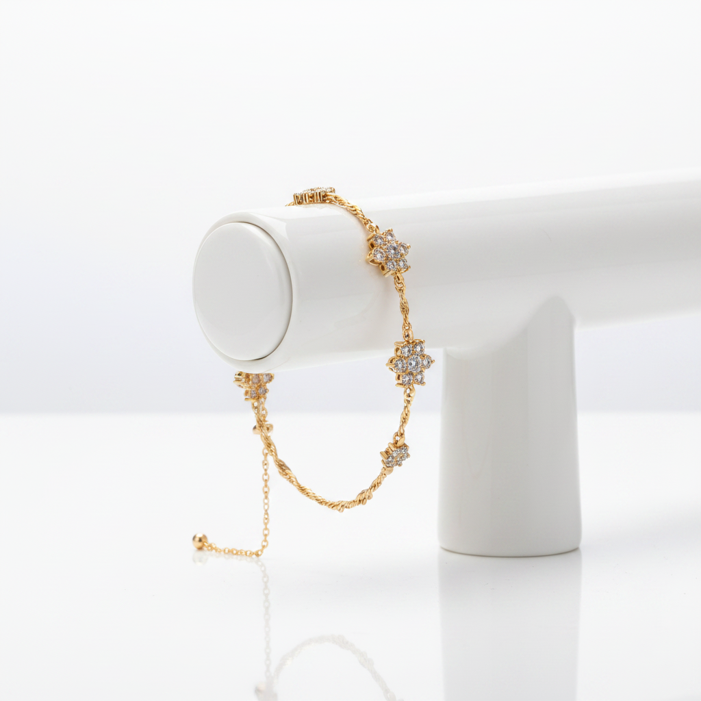 Clover Stretch Bracelet — Gold Elastic Bracelet